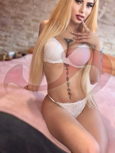 - Girls | Models | Callgirls: Alexa C in Niederösterreich / Kemmelbach , Gewerbestraße 2