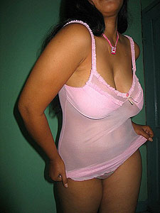 Sinnliche Hausfrau sucht sinnlichen Liebhaber